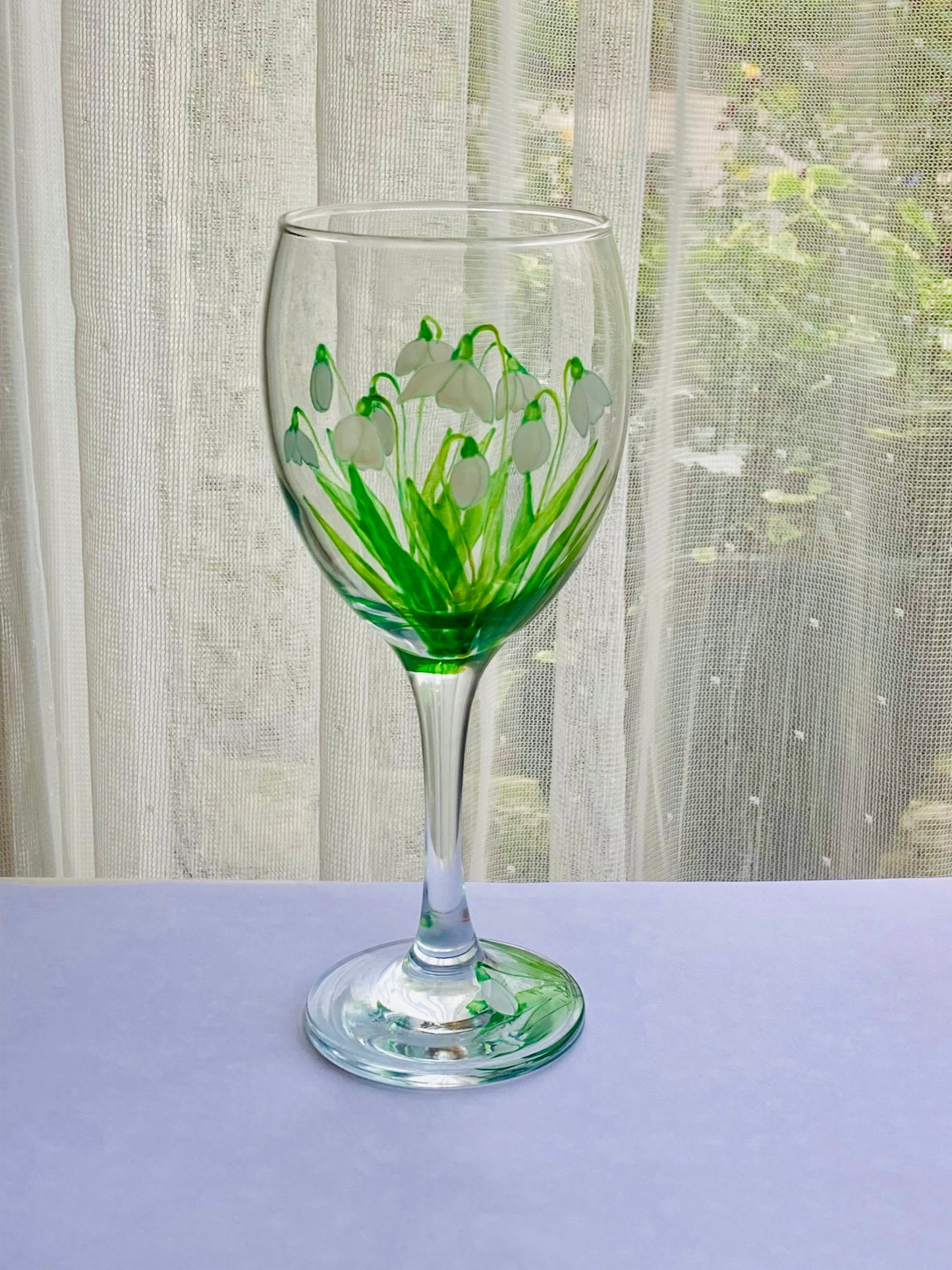 Snowdrop design wine glass