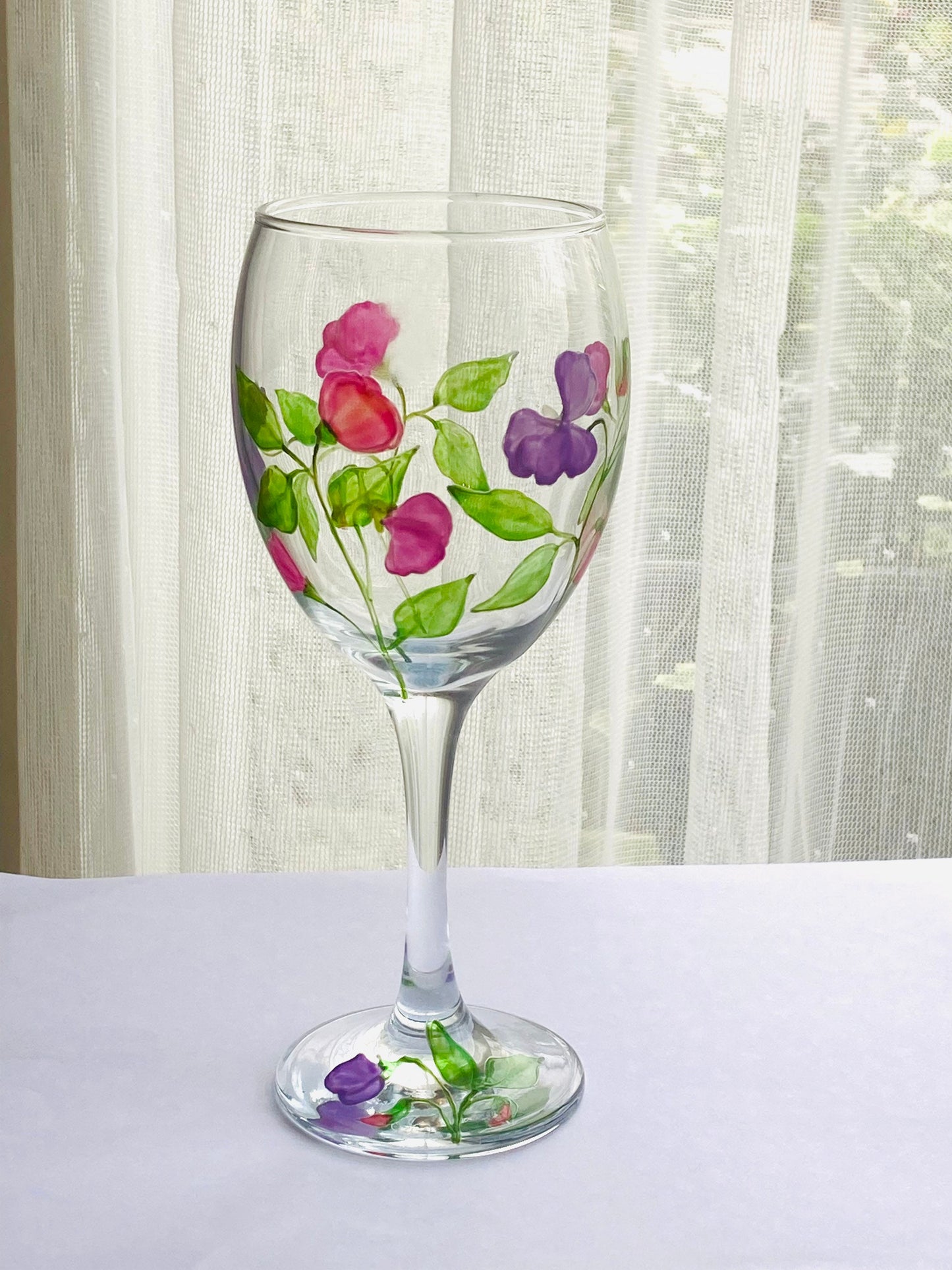 Sweet Pea design wine glass