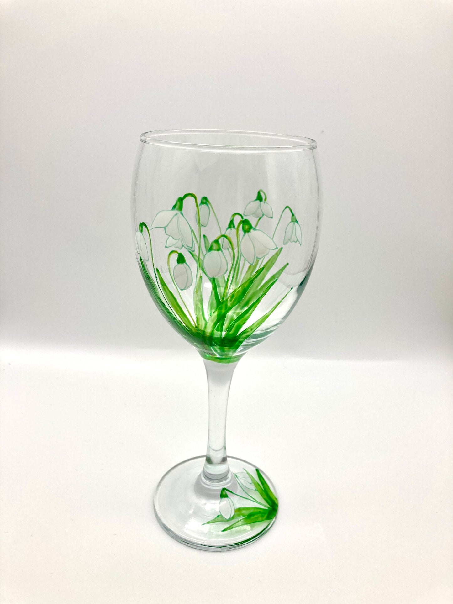 Snowdrop design wine glass